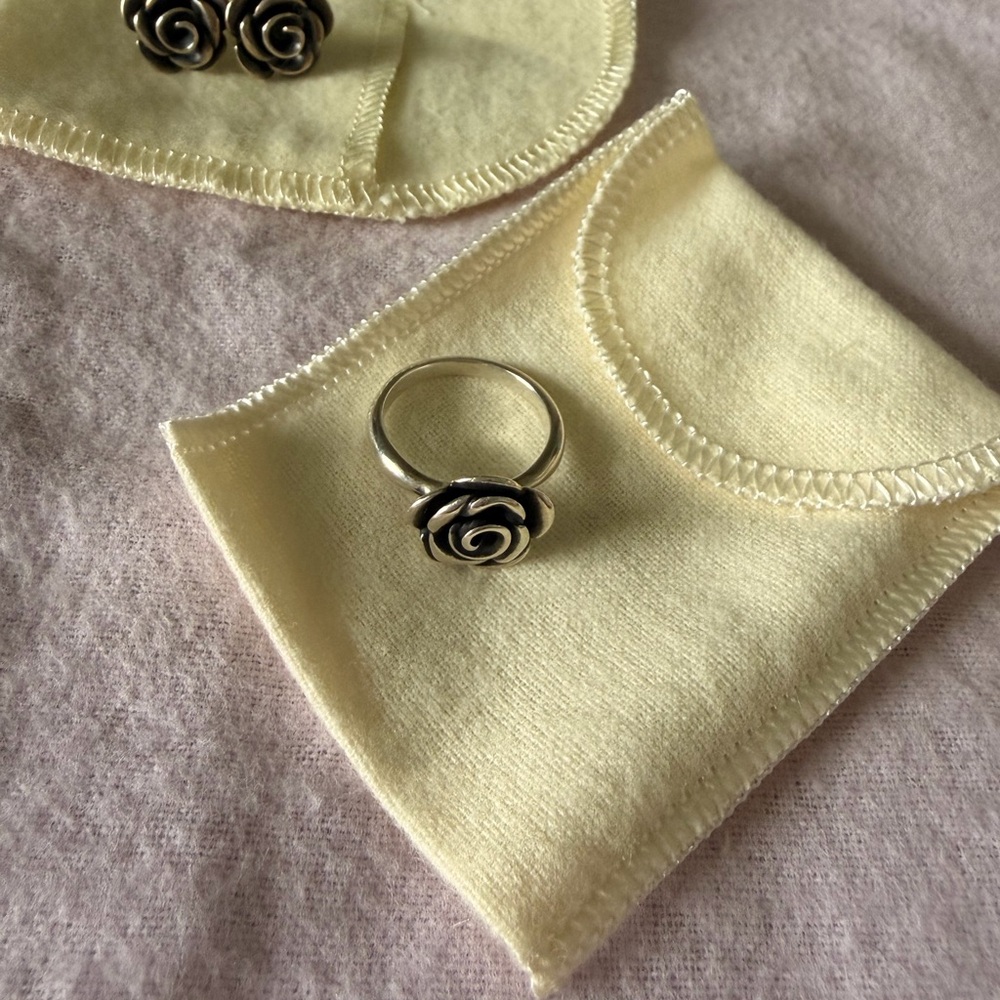 James Avery Rose Blossom Ring - Picture 2 of 5